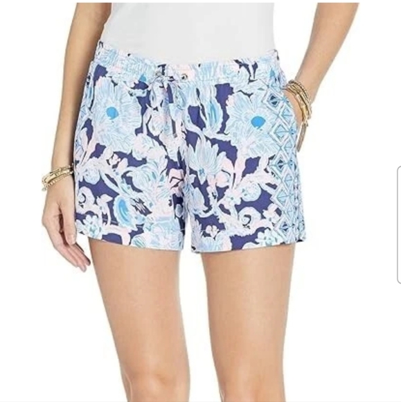 Lilly Pulitzer Katia Shorts Bright Navy Amore size medium - Picture 1 of 12